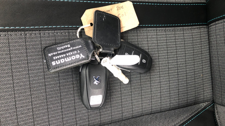 Peugeot 208 1.2 PureTech 100 Allure 5dr EAT8 Petrol Hatchback